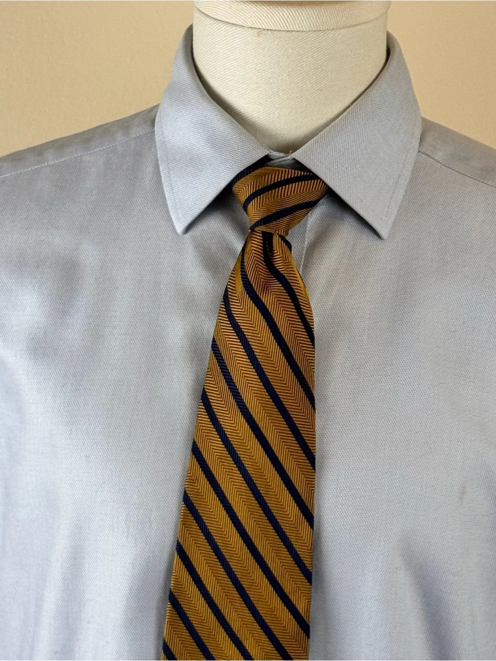 Brooks Brothers Men’s Necktie Gold & Navy Chevron Stripe Repp Silk Tie